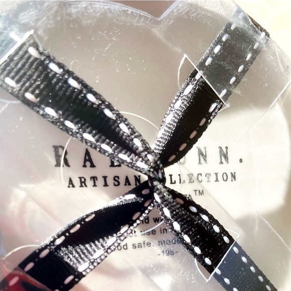 Rae Dunn Ghost face shaped handle Measuring Cups 4pc set ALL MATTE NWT RARE - Picture 8 of 10